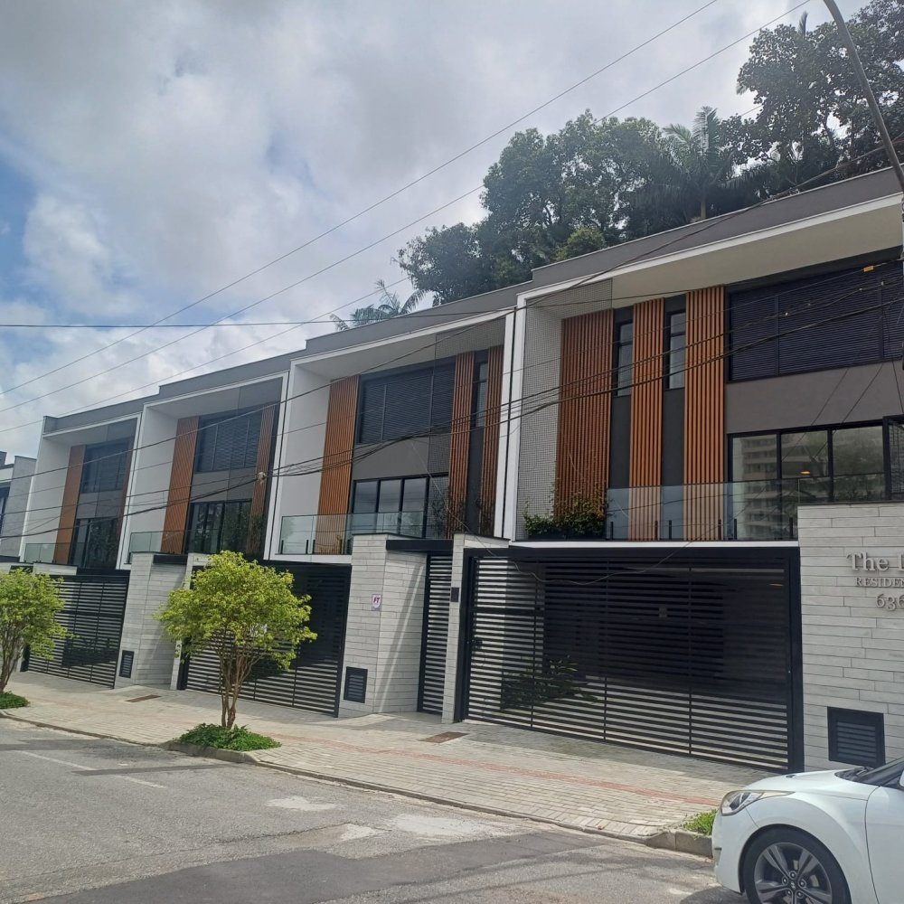 Casa Alto Padrão - Venda - América - Joinville - SC
